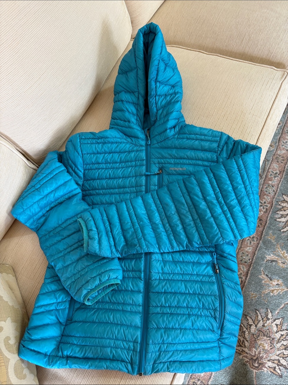 Patagonia Bright Teal Women's Jacket with Logo